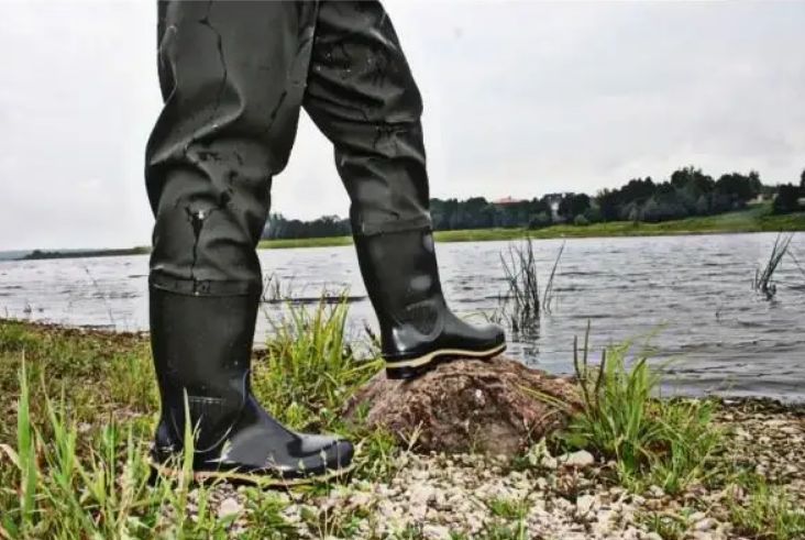 Чоботи-заброди Гума Трест М-01 Р високі водонепроникні для риболовлі води бруду та роботи М-01 Р (47р.) фото