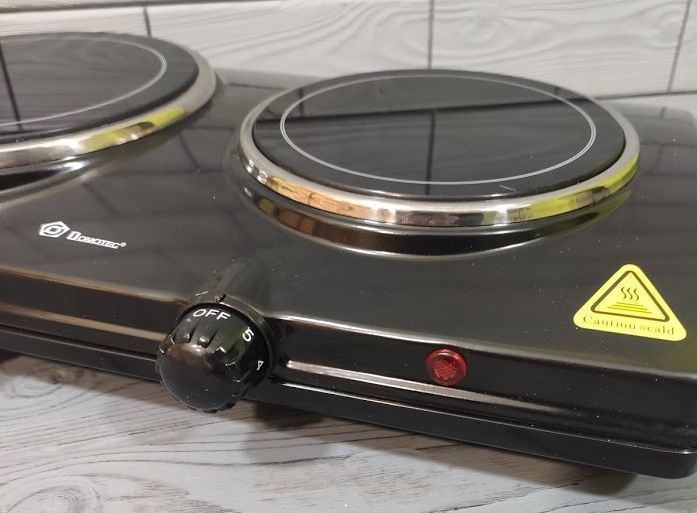 Настольная инфракрасная плита на 2 конфорки Domotec MS-5852 двухконфорочная электроплита для всех видов посуды 5852 фото