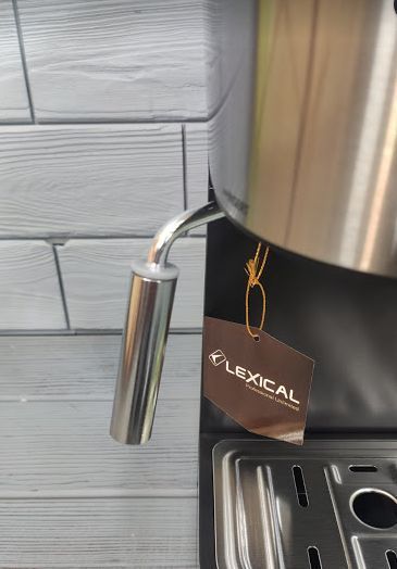 Кофемашина с капучинатором Lexical LEM-0601 | 800W Кофеварка Espresso LEM-0601 фото